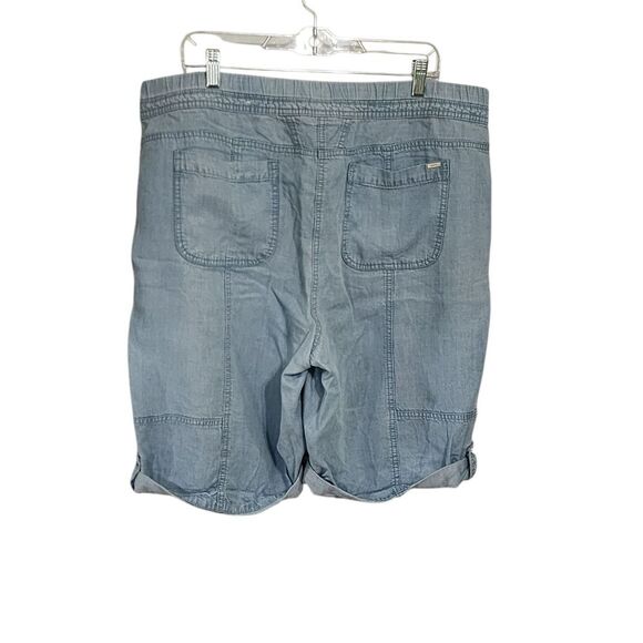 Chico's Bermuda Shorts Soft Denim Light Wash 16 - Picture 2 of 4